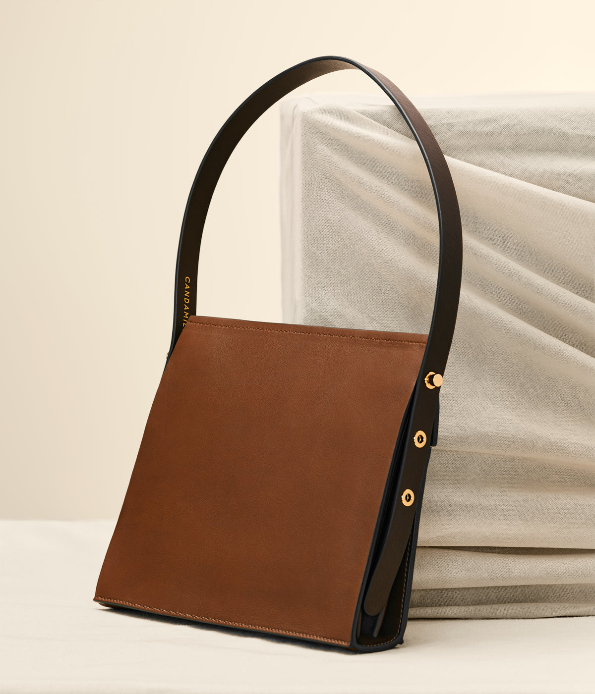 Rear view of the Low Rise shoulder bag in Cacao leather